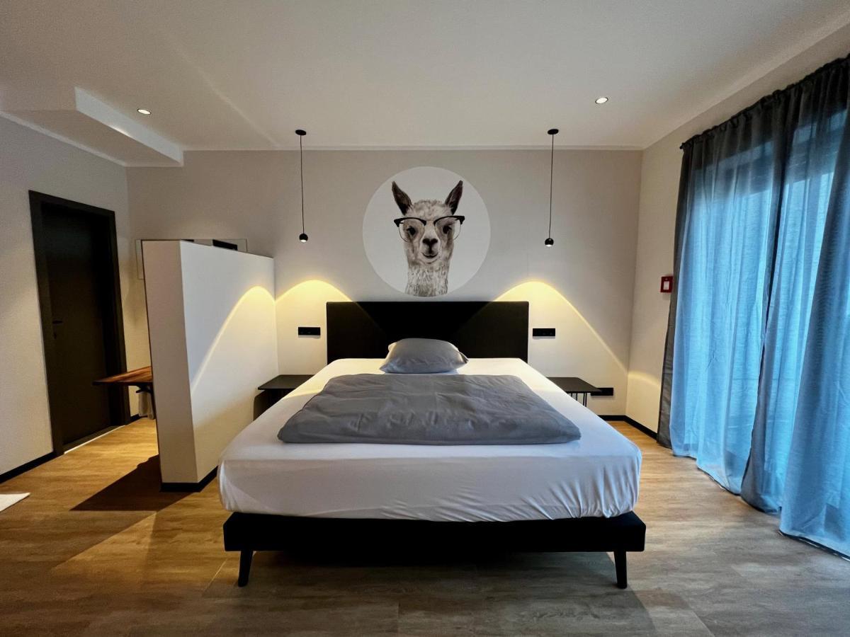 פרידריכסדורף Hotel Drei Hoefe מראה חיצוני תמונה