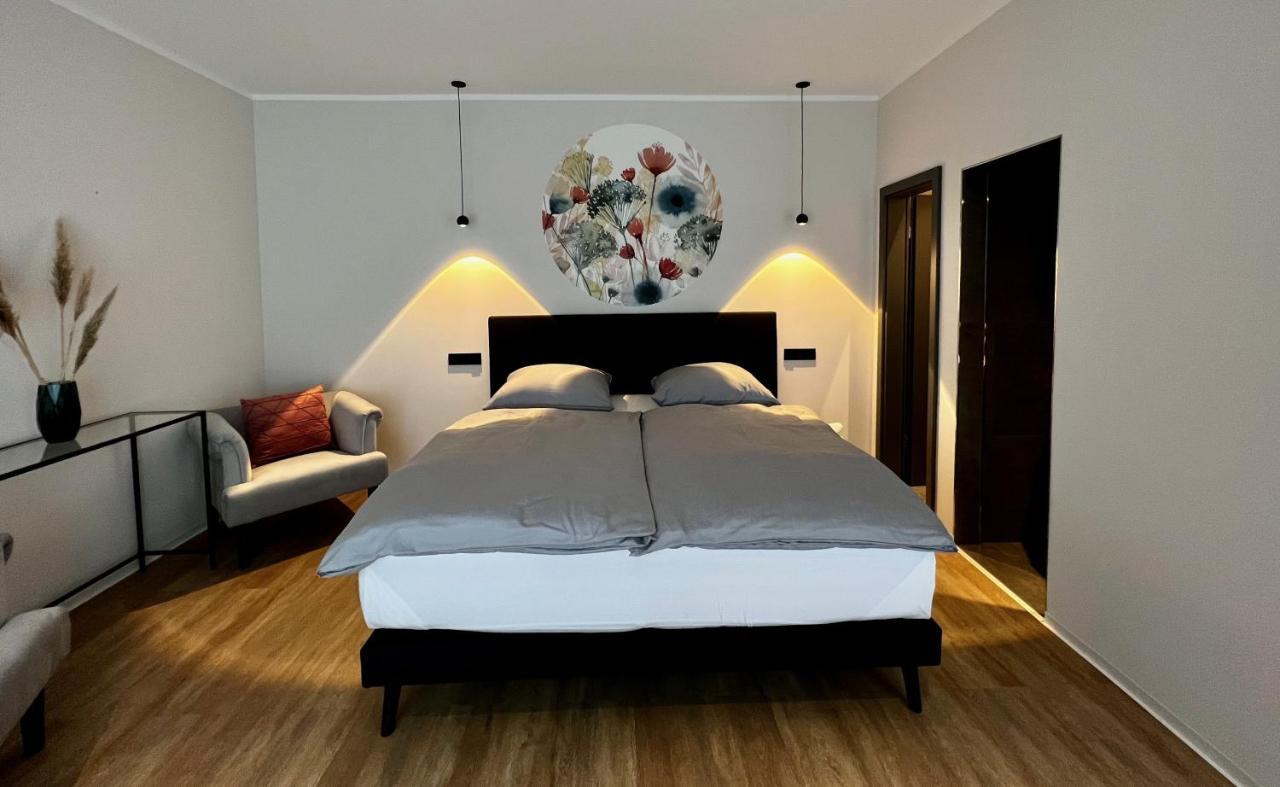 פרידריכסדורף Hotel Drei Hoefe מראה חיצוני תמונה